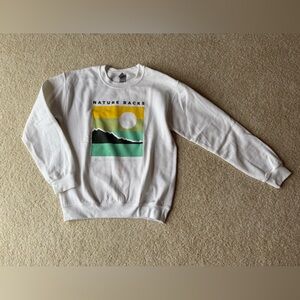 Nature Backs White Graphic Sweatshirt